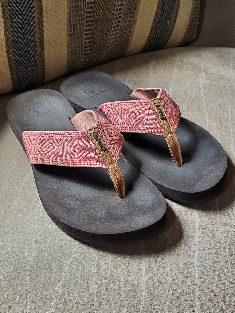 Reef Women's Spring Woven Flip Flop sandals In dusty coral Size 10